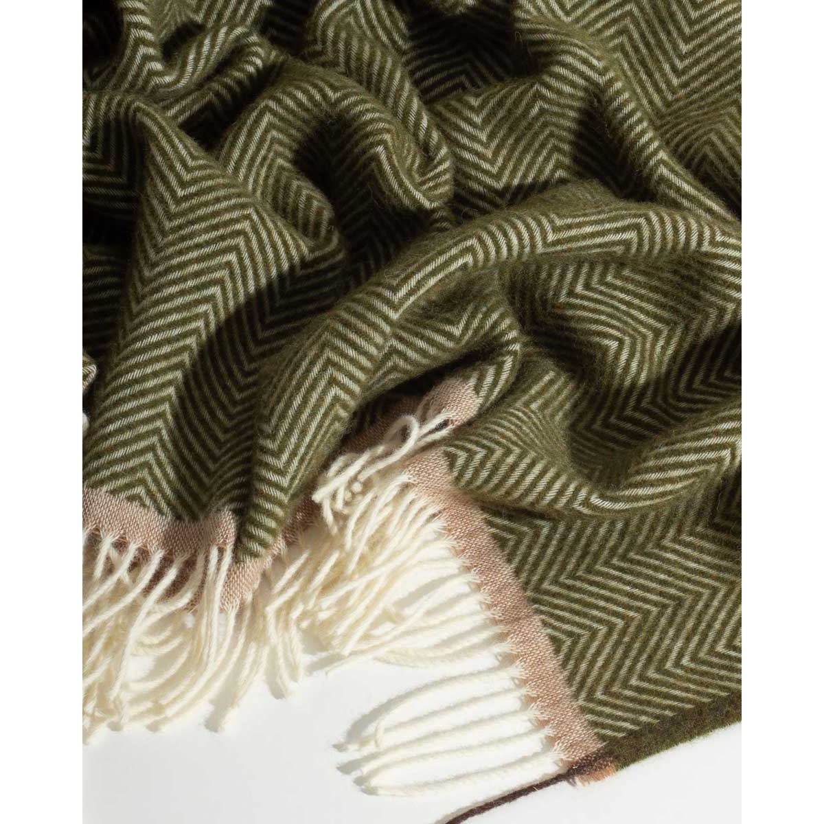 Denver Plaid – 100% Nieuw-Zeelandse Wol – Groen Zigzag-patroon – Luxe Woondeken – 140x200 cm