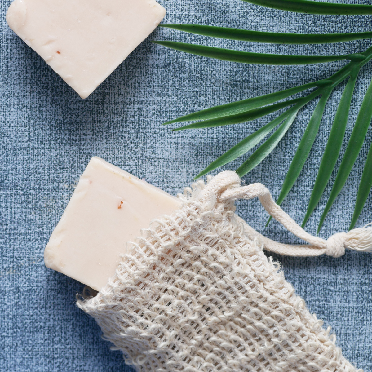 Natuurlijke Zeep Giftset – 3 Ambachtelijke Zepen met Sisal Spons & Zeepzakje