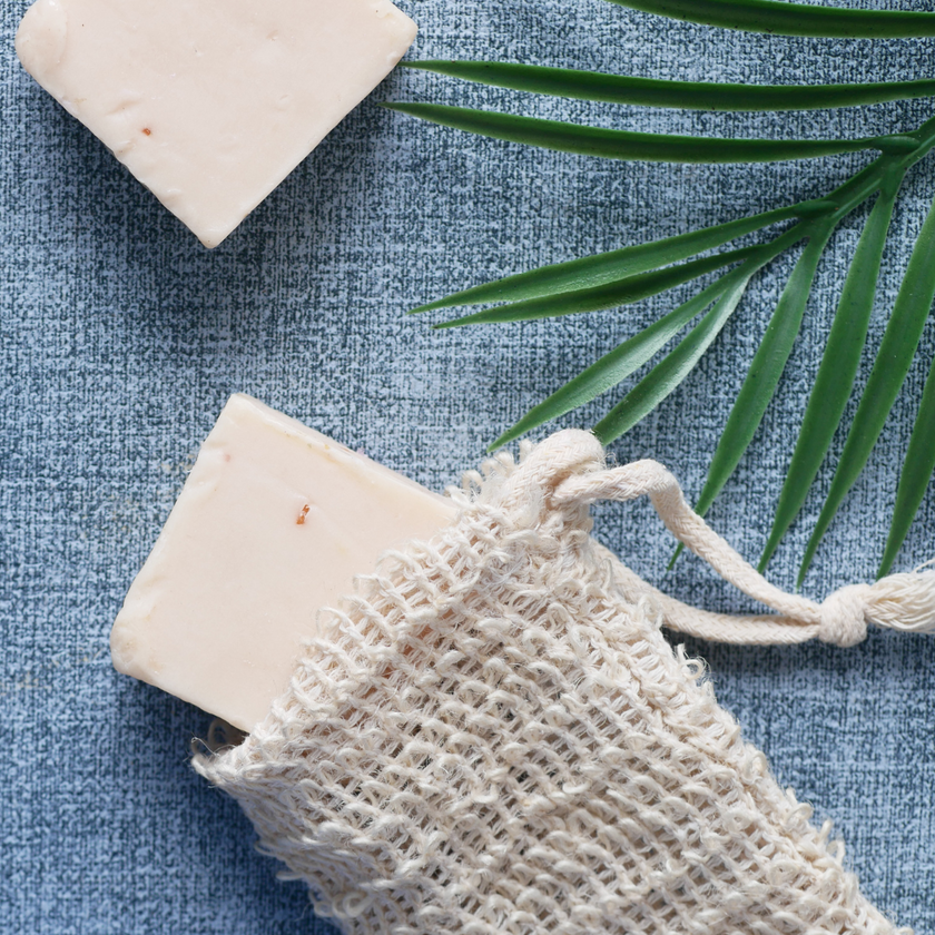 Natuurlijke Zeep Giftset – 3 Ambachtelijke Zepen met Sisal Spons & Zeepzakje